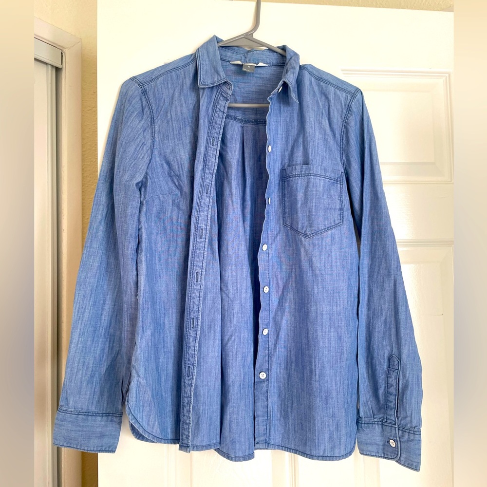 Old navy Women’s t-shirt size M